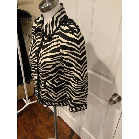 J. Crew Collection Black & White Zebra Striped Button-Up Jacket, Size 2 - Picture 4 of 7